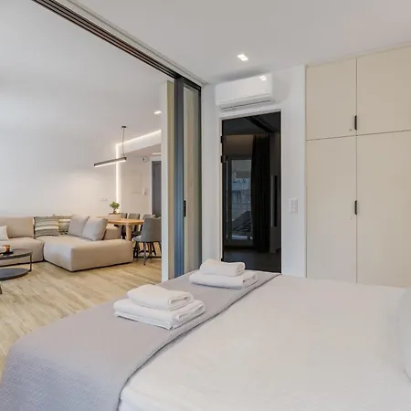 Sunny Loft With Plunge Pool * אתונה