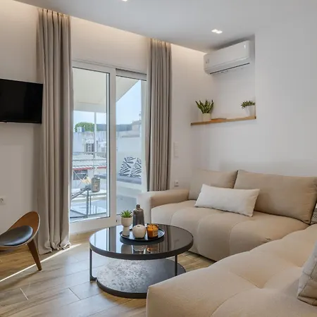 דירה Sunny Loft With Plunge Pool