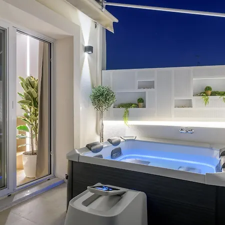 דירה Sunny Loft With Plunge Pool
